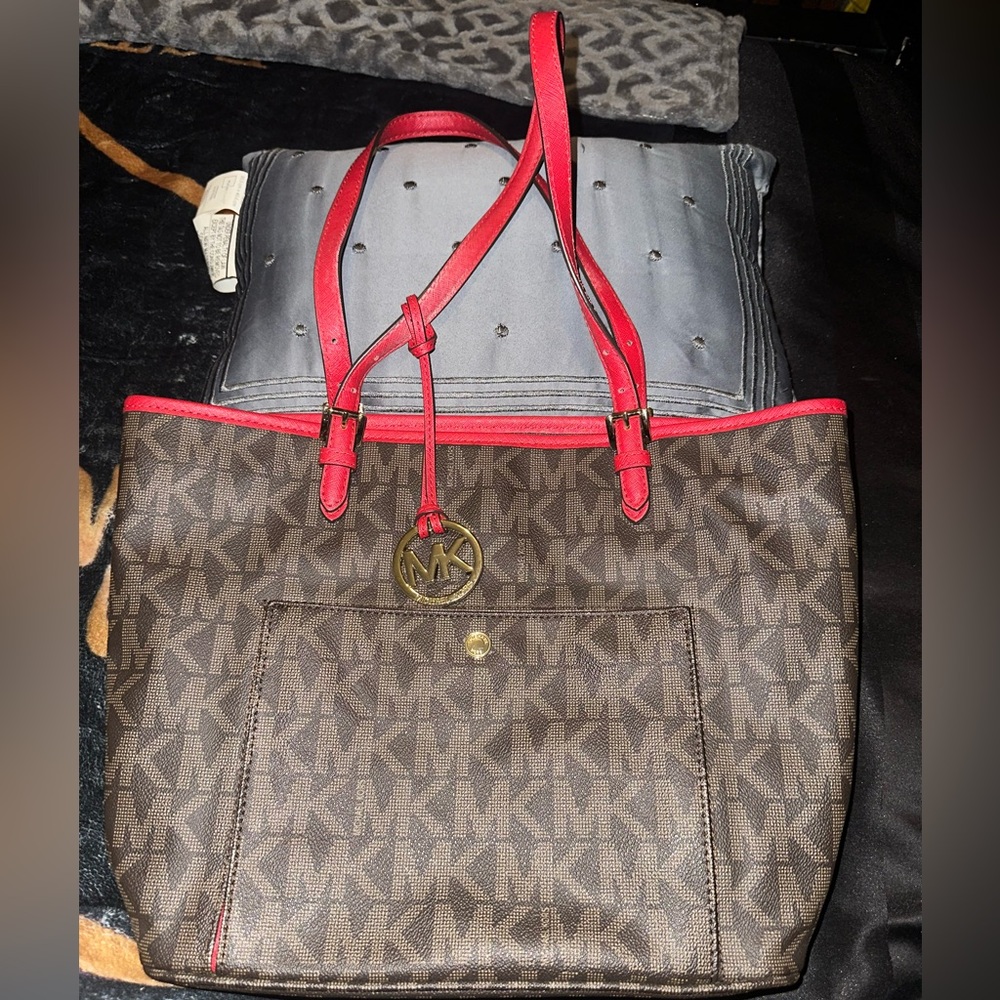 Authentic PRE-LOVED Michael Kors Brown and Red Jet Set Signature Logo Tote Bag!